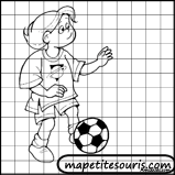 apprendre à dessiner footballer avec des quadrillages